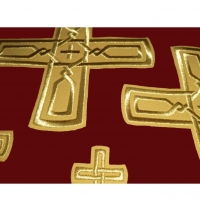 Sada vyšívaných krížikov so zlatým základom a zlatou výšivkou